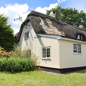 beautiful-character-5-bedroom-dorset-thatched-cottage.bournemouth-hotels.org/