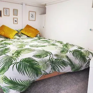 cute-cosy-loft-style-studio-close-to-beach.bournemouth-hotels.org/